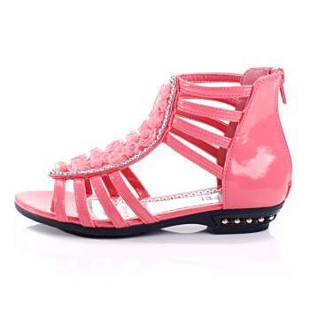 卡比菲鞋帽:用產(chǎn)品和服務(wù)打動服裝鞋帽消費(fèi)者