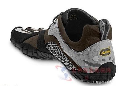 高考后解放雙腳，皮革五指鞋伴你暢游山水間